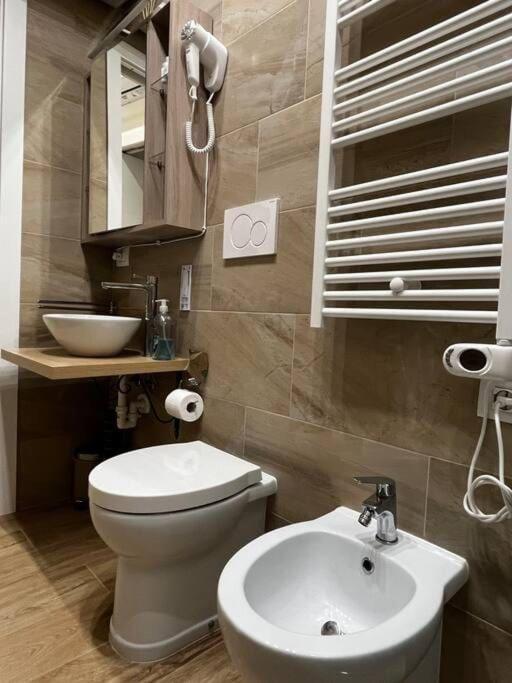 Bayres Blue Apartment Milan Exterior photo