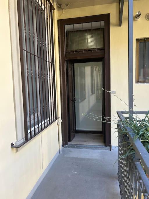 Bayres Blue Apartment Milan Exterior photo